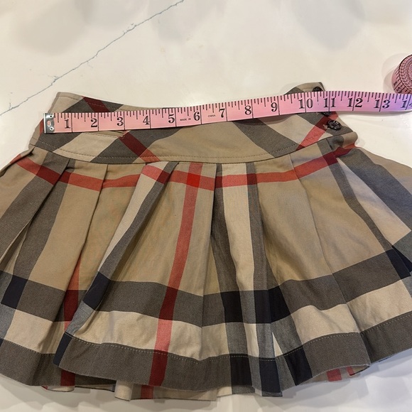 Authentic Burberry Girl’s Skirt - Size 4 - Picture 7 of 9